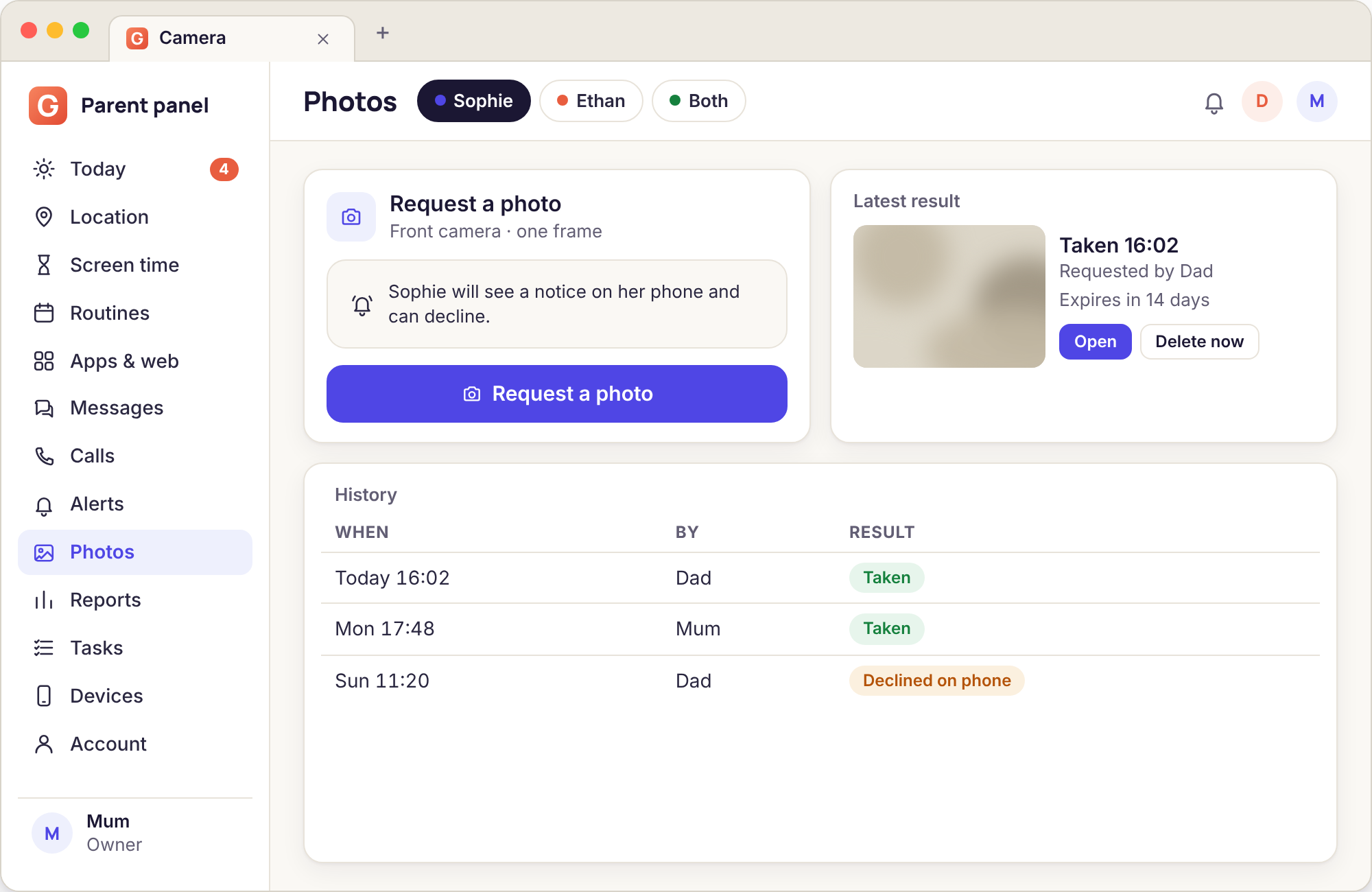 The panel camera page with the newest photo at the top and the date it will be deleted